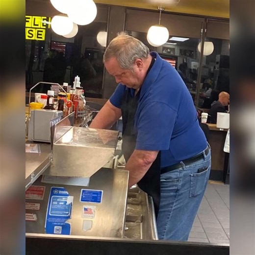 One exhausted employee. A room full of strangers. Then—something no one expected happened. 🍳✨ The story unfolds below!👇 | Plum Purdy