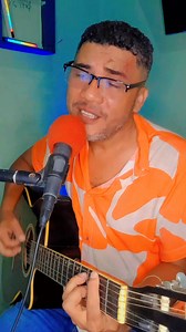 A música "Rádio Pirata" foi composta por Paulo Ricardo e Luiz Schiavon, ambos fundadores da banda RPM, e lançada no álbum Revoluções por Minuto em 1985, sendo um grande sucesso e marco do rock nacional. This video shows the album 'Rádio Pirata' recorded in 1986: #cover #karaokê #popmusic | joao Pedro Pele negra