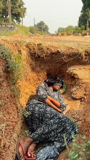 The billionaire and the poor girl pt1 watch full video on my page | Classic films