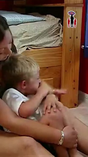 Ticket line to the crazy house -> 🎟️ 🎟️ 🎟️ 🎟️ 🎟️ #supernanny | Supernanny