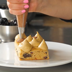 101 reactions | Chef Ana de Anda adds moisture and richness to her spice cake by incorporating chopped California Prunes before topping the cake with a white chocolate prune mousse, a Mexican hot chocolate mousse, and dark chocolate pieces. Full recipe on our website!⁠ -- https://chefsroll.com/test-kitchen/spice-cake-with-chocolate-and-prune-mousse/ ⁠ #chefsroll #rollwithus #CAPrunes #CaliforniaPrunes #prunesforlife #prunes #crtestkitchen #crfeaturescaprunes | Chef's Roll | Facebook