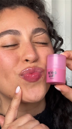 Don't let dry lips be your villain origin story this season! ❄️ bit.ly/44vnjrq The Beyond Glow Lipcerin Lip Mask is formulated with hydration-boosting ceramide, a plumping peptide, exfoliating PHA, moisture-enhancing glycerin and smoothing shea butter! @sarita.cu ✨ | Avon