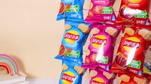 Juexica 2 Pack Potato Chip Display Rack with 120 Clips Chip Bag Snack Holder Chip Rack Display Stand Metal Countertop Snacks Organizer Candy Cart for Retail Parties, white