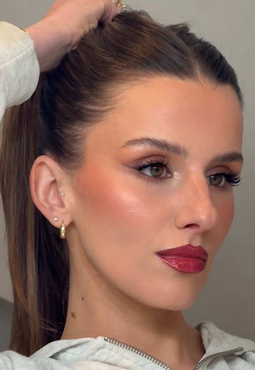 Recreate This Glamorous Red Lip Makeup Look