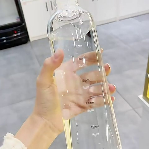 500ml Milk Juice Cute Water Bottle with Time Scale, Portable Colorful Water Cup Grass Bottles Creative Handy Cup, Glass Beverage Bottles (500ml)