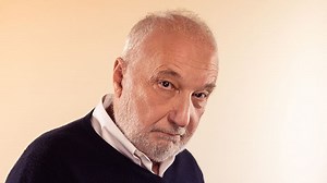 "J'attends qu'ils me contactent" : François Berléand s'est porté volontaire au vaccin Covid-19 - Télé-Loisirs