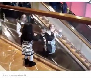 bye bye, bye.. see ya, chow, cheerio | Late Night Viral Videos