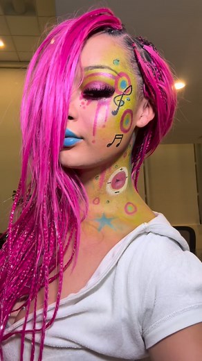 Ve’ondre Mitchell on Instagram: "Scene Queen Makeup :3  SCENE BOY OUT NOW 六‍"