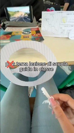 Pov: Terza lezione di Scuola Guida in Classe