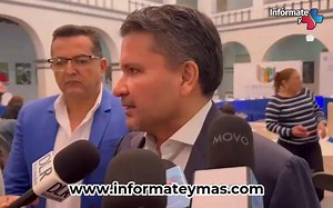 #Cuernavaca Grupos delincuenciales desinstalan cámaras de seguridad ⚠️ ➡️ El secretario ejecutivo del Consejo Municipal de Seguridad Pública (SECOMS), Joan Christian Carmona Barón, informó que han identificado grupos delincuenciales que desinstalan cámaras de seguridad en algunas zonas de Cuernavaca. 📹 Ante esta situación, el municipio implementará programas de video vigilancia con arcos carreteros y la instalación de más cámaras. #Seguridad #Cámaras #SECOMS | Infórmate y