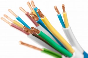 Is Green Wire Positive Or Negative? (For AC, DC, Speaker)