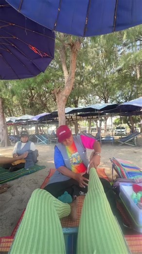 Relaxing Beach Massages in Thailand