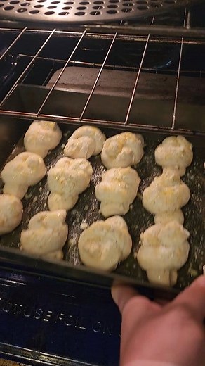 6.1K views · 99 reactions | Who loves garlic knots?! Making Garlic...