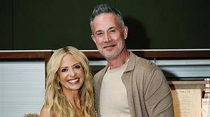 Sarah Michelle Gellar & Freddie Prinze Jr. set a gold standard for date night on his 50th birthday