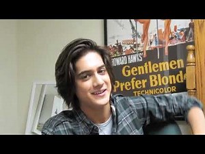 AVAN JOGIA (Victorious) Dishes About Kissing!