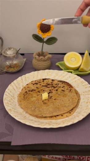 Melody Aur Meals / Food Recipes / Meals on Instagram: "Zindagi mera gana ~ Alhua Paratha 🍠 ka deewana 😂❤️ officially lost it [ after 9 to 5, 9 to 5 recipe, dinner ideas, healthy dinner, sweet potato paratha, paratha ideas, aloo paratha, aloo paratha lovers, paratha lovers] #alooparatha #paratharecipe #9to5life #after9to5 #corporatemajdoor #corporatelife #parathalovers #sweetpotatoparatha #paratharecipe #easydinner #foryou #explore"