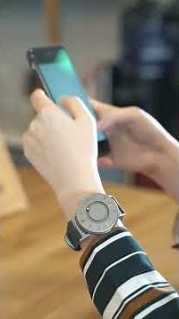 Browsing On Smartphone - Free Stock Footage 4k Video || Video Board