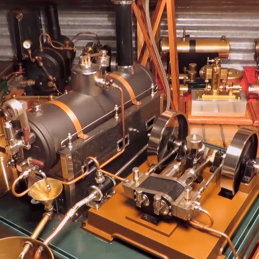 À tous les fans, collectionneurs, fondus, amateurs de trains miniatures, l'équipe de Limoges Enchères est heureuse d'offrir ces 100 secondes qui illustrent notre grande vente du 📆 15 février à 14h. 📍Accessible 32 rue Gustave Nadaud à Limoges ou en live sur interenchères (voir le lien en bio) 371 lots avec toutes les grandes marques que vous connaissez, ou pas : #joueftrain #hornbytrains #hornby #jep #jeptrain #joustra #atlastrains #rocotrain #fleishmann #limomarklin #Bemo #marklin #rivarossi #