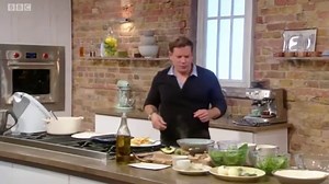 Saturday Kitchen: Matt Tebbutt SLIPS on an avocado