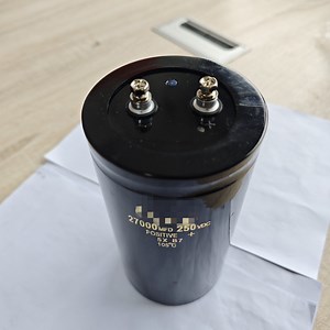 [Hot Item] 100000UF 56000UF 27000UF 22000UF 15000UF 10000UF 6800UF 4700UF 50V 63V 100V 250V 350V 450V Aluminum Electrolytic Capacitor Screw Terminal