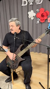 "Za zdrowie Pań, za zdrowie…" śpiewają i grają panowie z Kapeli w Ostrówku. Trwa impreza z okazji Dnia Kobiet w Gminnym Ośrodku Upowszechniania Kultury i Sportu w Ostrówku. Więcej z imprezy już niebawem w portalu kulisy.net #gminaostrówek #kobieta #kobiety #women #dzienkobiet #powiatwieluński | kulisy.net