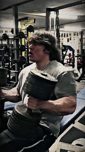 the amateur training like a champion. - Follow @bodybuilder_verse more content @warconfront - #samsulek #bodybuilding #bodybuilder #muscles #chrisbumstead #cbum #strong #shredded #mrolympia #bodybuildinglifestyle #gym #gymmotivation #gymaddict #gymrat #arnoldschwarzenegger #arnoldclassic | Bodybuilder Verse