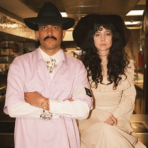 Kadebostany - Elephant In The Room Lyrics