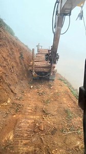 5.2M views · 10K reactions | Selamat malam  #vod #fbpro #kontenkreator #alatberat #kontraktor #operatorexavator #bukanaku @sorotan | Ralin Efenda | Facebook