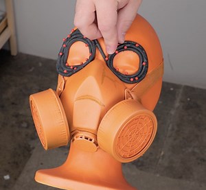 Terrifying Halloween mask made with seaweed | 5-Minute Recycle