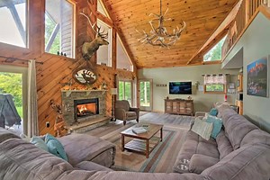 #ShoutoutSunday Elk Terrace Lodge is a luxurious cabin on three acres in Benezette featuring a hot tub, mountain views, fireplace, large kitchen, and more! Follow Benezette Rental Cabins for more info. https://visitpago.com/listings/elk-terrace-lodge/ | PA Great Outdoors Visitors Bureau