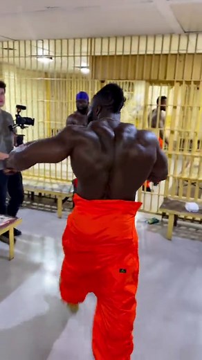 Musculosos en Prisión: La Vida de los Presos Fuertes