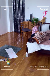 Ein süßer Moment der Liebe eines Kindes mit der Kamera festgehalten | Fabiosa Top-Lifehacks