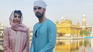 Who Is The Wife Of Karan v Grover| करण और पॉपी जब्बल लव स्टोरी| karan v Grover And Poppy Jabbal Ki Love Story| | love story of karan v grover and poppy jabbal | Herzindagi
