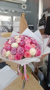 18 reactions | With freshly cut flowers that have brilliantly colored roses! The result is a lovely bouquet | Daisy Flower | Facebook