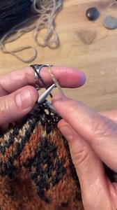 Catching floats: How to catch the upper yarn Occasionally you may have a long stretch of contrast colour stitches, in which case you need to catch the main colour. Audio: Catch Me When I Fall - Arc North & Sarah De Warren #fairisle #fairisleknitting #FairisleFriday #strandedknitting #mønsterstrik #mønsterstrikk #musterStricken #tricotjacquard #colorworkknitting #colourworkknitting #بافتنی #KnittingTutorial #HowToKnit #strickenlernen #StrikkeTips #KnittingTips #StrickenFürAnfänger #손뜨개 #knitting
