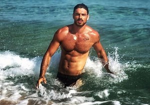 OMG, he's naked: Michele Morrone