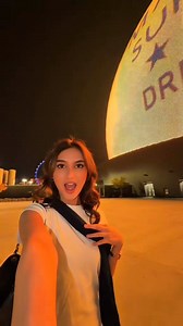 1.4M views · 47K reactions | nonton bioskop yang ga akan pernah aku lupain seumur hidup 梁 plis jangan salfok juga sama rambut aku yang jabrik selama nonton kebawa angin 藍 karena anak rambut lg pada tumbuh karena pake dove @doveindonesia #Haircare #DoveBiotinHairfallControl #spherelasvegas #wizardofoz #sphere | Syafira | Facebook