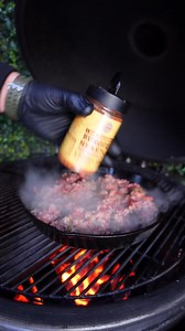 Cheesy sloppy Joe 🫠 Try our new recipe on the Kamado Bono grill! 🍽️ | Kamado BONO