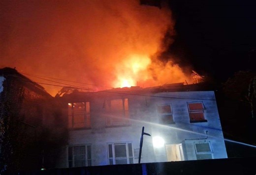 Ten fire engines battle house blaze