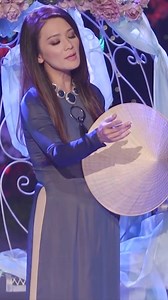 33K views · 667 reactions | Mỗi lần nhìn chiều rơi ngoài hiên Nghe gió xuân sang rụng lá vàng Mộng ước - Thanh Trúc | Asia Entertainment | Facebook