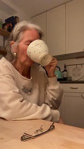 Der Abend wäre fast langweilig geworden, wenn mich nicht doch noch ein super Lied vom Hocker gerissen hätte 💃 Schwingt auch mal das Tanzbein und lasst den Abend damit ausklingen. . . . . #tanzenmachtglücklich #tanzen #instadance #dachau #perlenlust . . . TANZEN MACHT SPAß TANZLUST DANCING SHOW FREUDE AM LEBEN BESTAGER FEIERABEND | Ulla Fink