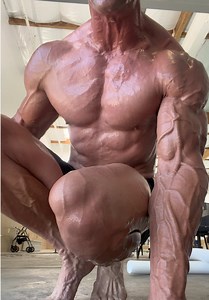 Natural Physique Gym Motivation: Train Smart, Stay Consistent