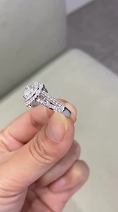 💎New Arrivals Are Here! Sparkle with our latest jewelry collection. ✅BUY 1 GET 1 FREE ✅FREE EARRINGS FOR $199 | Maxine Jewelry