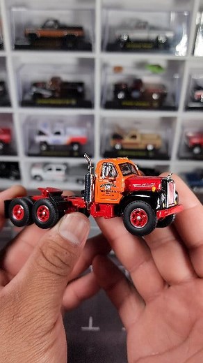 25K views · 1.7K reactions | te muestro este guerrero del camino MACK B-61 DAY CAB WITH 40' TRAILER #hotwheels #matchbox #diecast #trending #trend #toys #collection #collectors #collectibles | Mv2wheeloffroad | Facebook