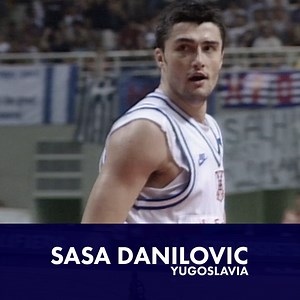 😳 Better FIBA EuroBasket poster? 😳 1️⃣ Sasa Danilovic over Sabonis in #EuroBasket 1995 2️⃣ Daniel Theis over Diaw in #EuroBasket 2017 | FIBA EuroBasket