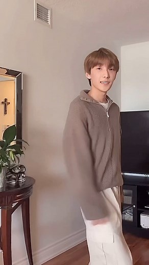 JAE KIM on Instagram: "still a banger in 2022 😈 #exo #callmebaby #kpopdance"