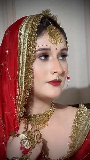 Oshi 🌻 on Instagram: "Pyar ♥️🫶🥰 VINTAGE LOOK🌹 Punjabi Bride of 1980s🫶 Makeup By: @makeupby_mahee ♥️ #instagram #instadaily #instagood #reelsinstagram #viral #reels #Viralreels #instalike #explore #vintagestyle #vintage #vintagefashion #1980s #bride #bridal #makeup #makeupartist #makeuptutorial #explorepage #exploremore #punjabibride #punjabi #punjabisongs #punjabisuits #punjabistatus #oldisgold #vintageclothing #reeloftheday #foryou #oshisinghh♥️ @oshisinghh ♥️"