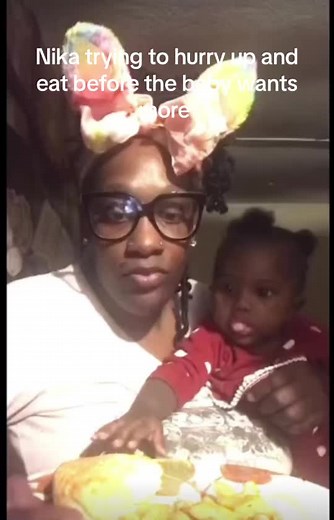 Nika Trying to Eat Before the Baby Wants More | Autocunnilingus Nika