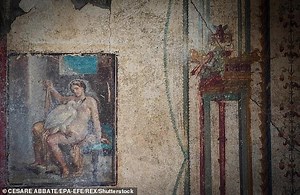 Erotic Fresco of Zeus' Lover Leda and a Swan on Display in Pompeii | Al Bawaba