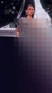 'MICHELLE MARQUEZ DEE, FILIPINAS!' Pinalakpakan ng publiko ang pagrampa ni Miss Universe Philippines candidate Michelle Dee sa preliminary competition ng timpalak sa El Salvador. Suot ang pulang one-piece swimsuit, ibinandera ni Michelle ang kanyang long legs na minana niya sa inang beauty queen-actress na si Melanie Marquez. Maliban sa kanyang legs, napahanga rin ni Michelle ang publiko sa kanyang confidence, stage presence, pasarela, at facial transition. Komento ng fans: "Ganyan umatake!" "An